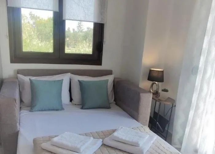 Stylish Bedsit Getaway At Kriopighi Dom wakacyjny