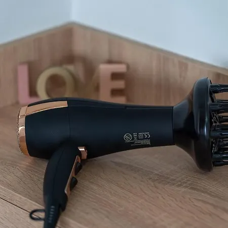 Stylish Bedsit Getaway At Kriopighi *