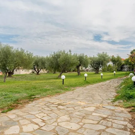 Stylish Bedsit Getaway At Kriopighi *