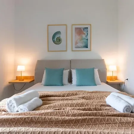 Stylish Bedsit Getaway At Kriopighi Hébergement de vacances