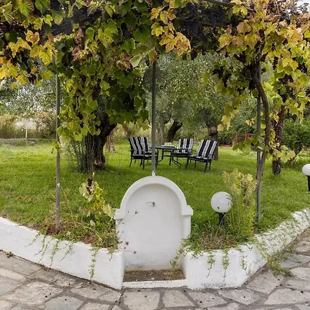 Hébergement de vacances Stylish Bedsit Getaway At Kriopighi *